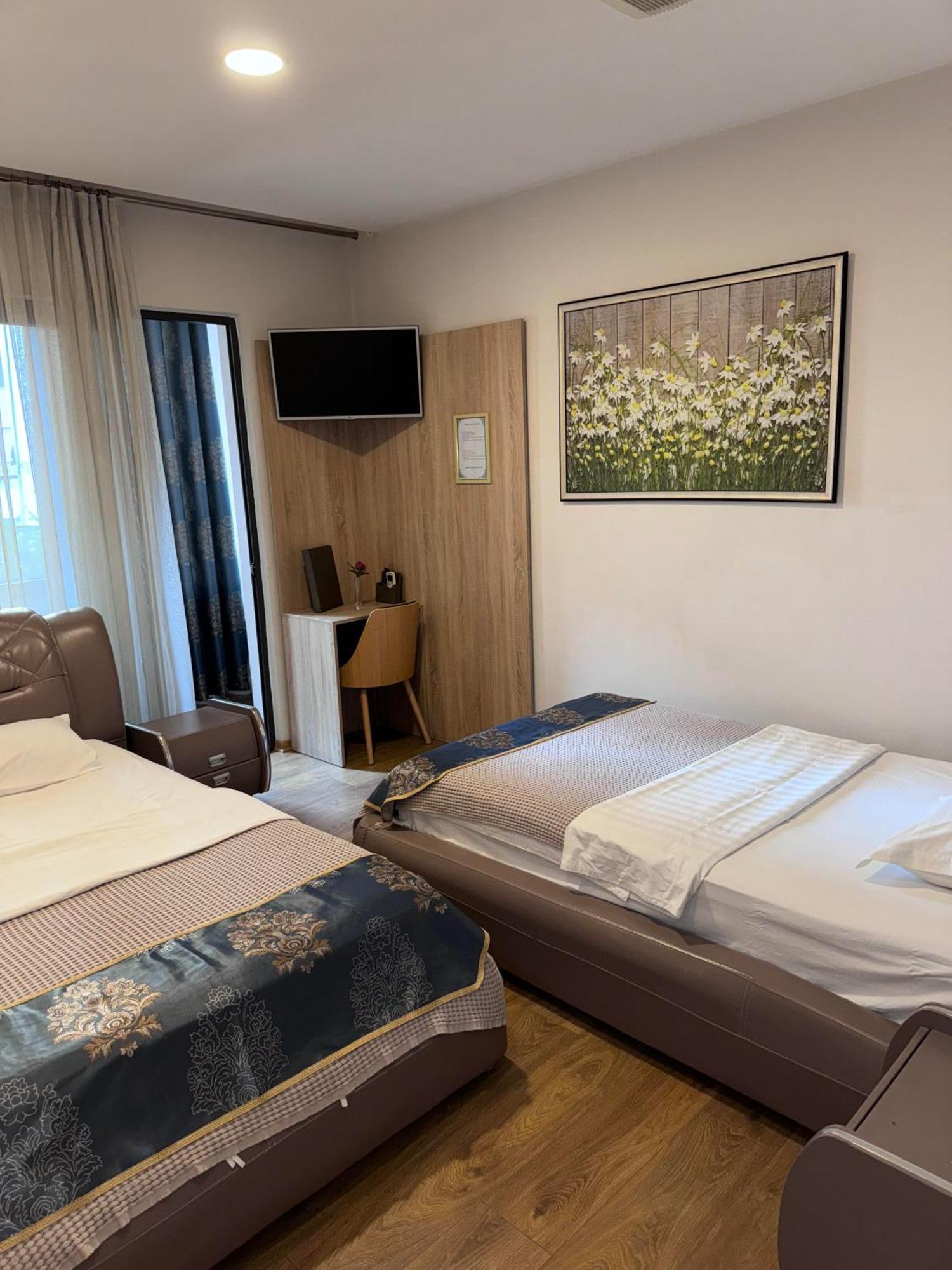 Park Hotel Tirana Yzberish Экстерьер фото