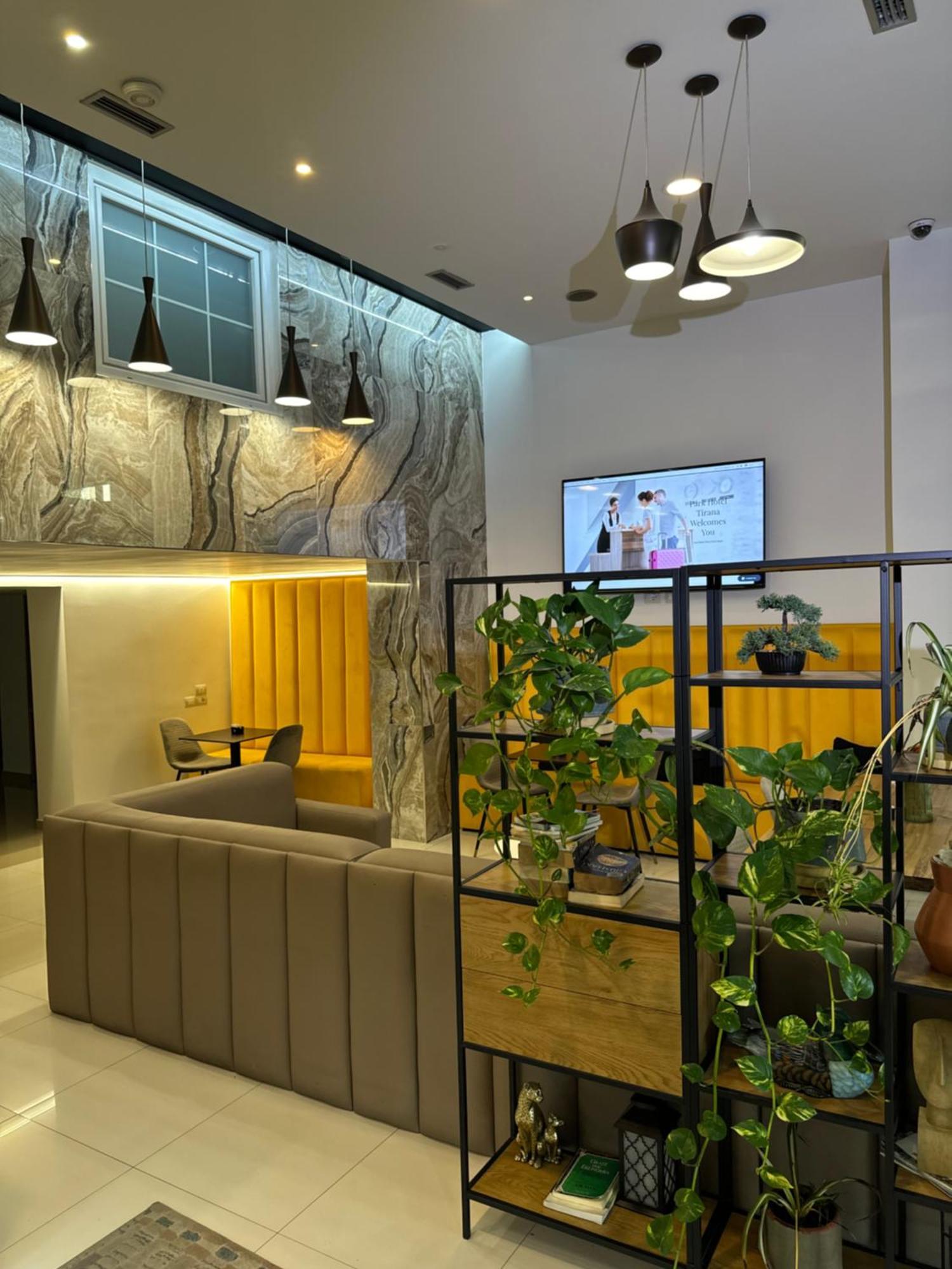 Park Hotel Tirana Yzberish Экстерьер фото